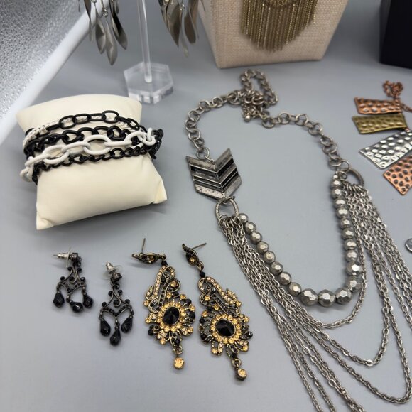 Vintage to Modern Silver & Gold Tone Lot Mixed Metals Jewelry - Picture 2 of 16
